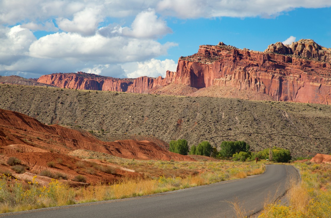 Capitol Reef in Utah unter blauem Himmel